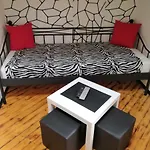Rest In Siska Apartments